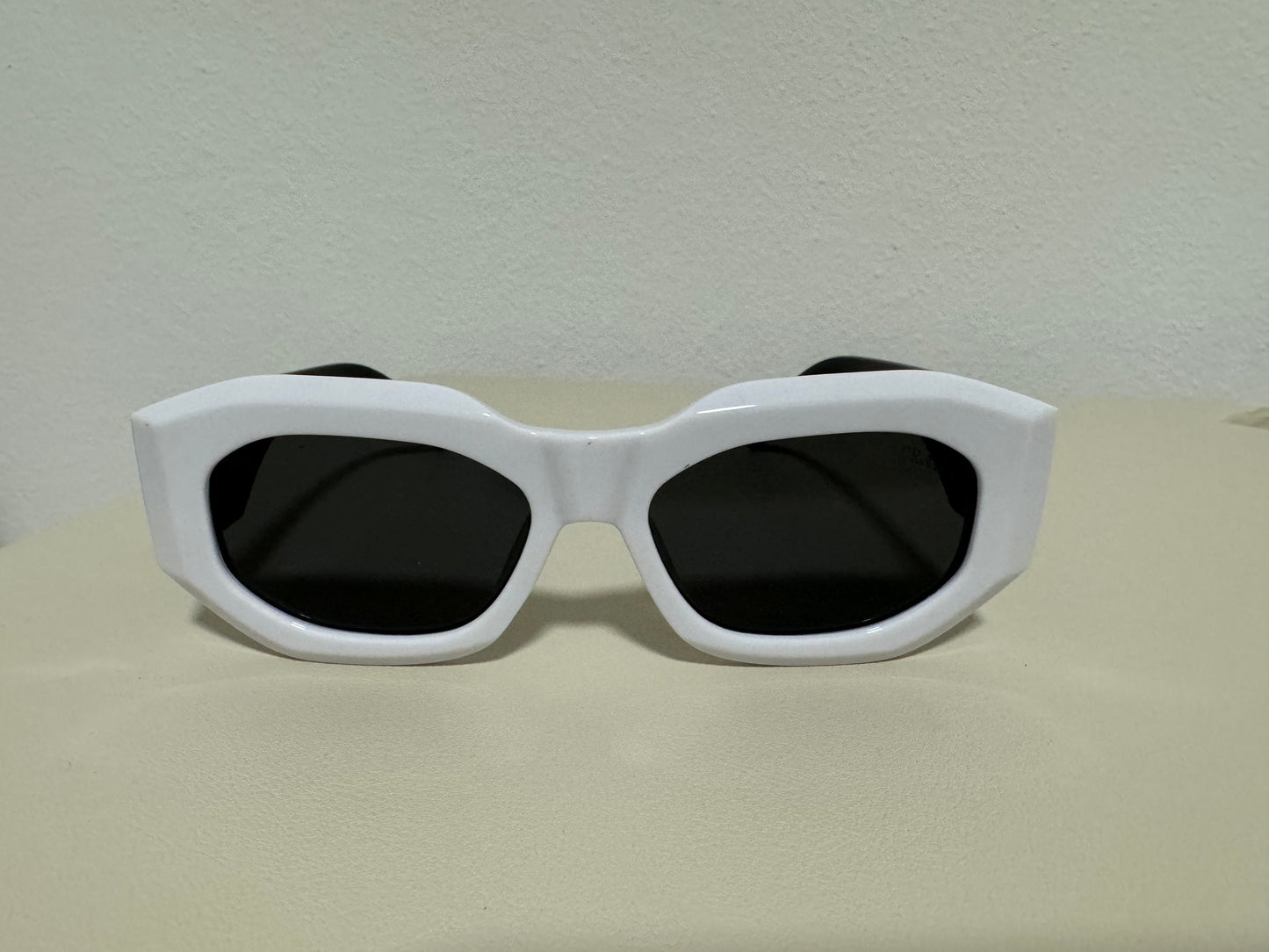 P COLORS BLACK BROWN WHITE SUNGLASSES