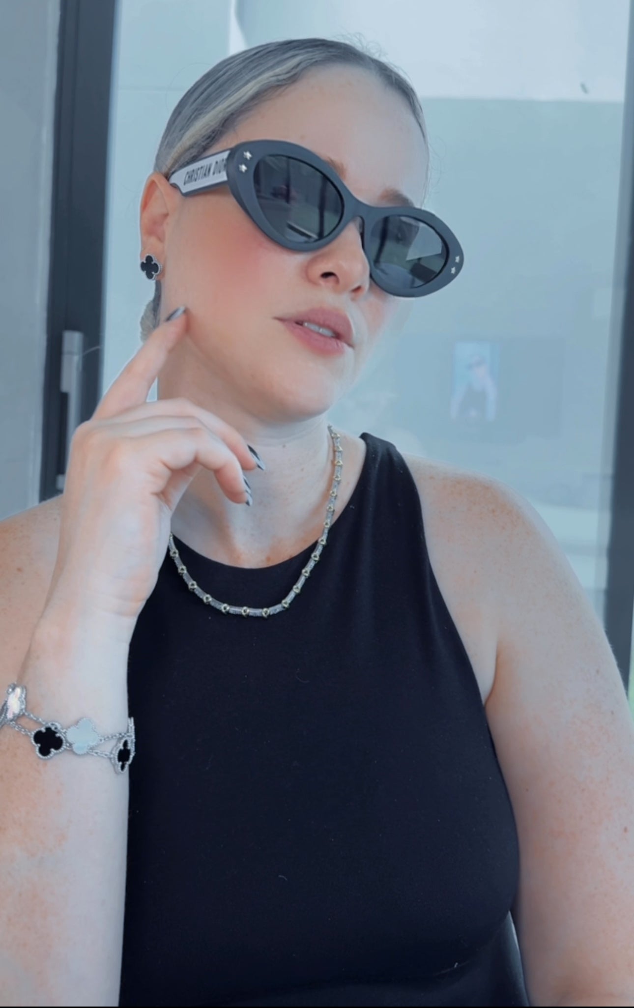 D BLACK & WHITE STARS SUNGLASSES