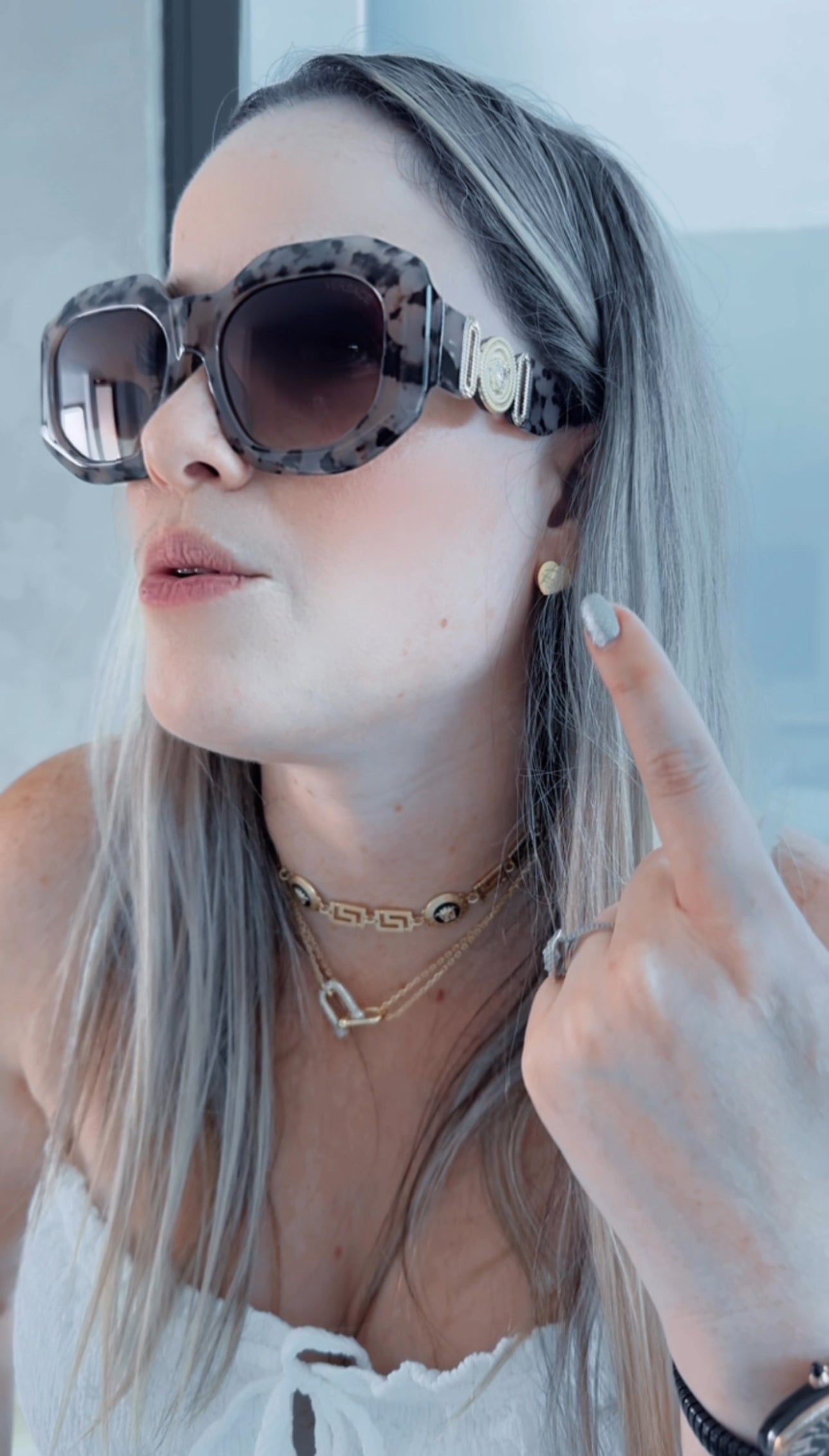 V PRINT COLORS SUNGLASSES