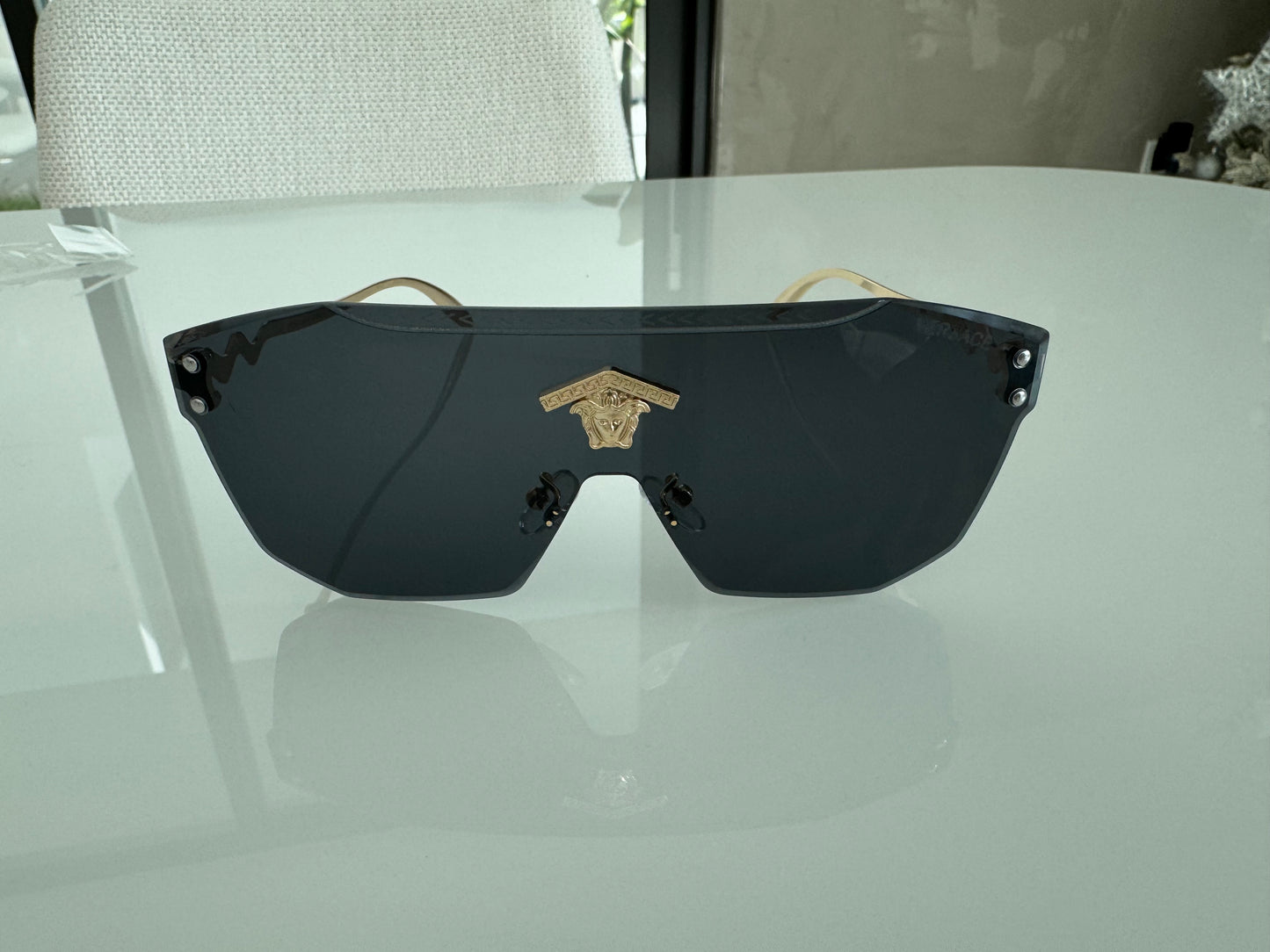 V COLORS SILVER AND BLACK SUNGLASSES