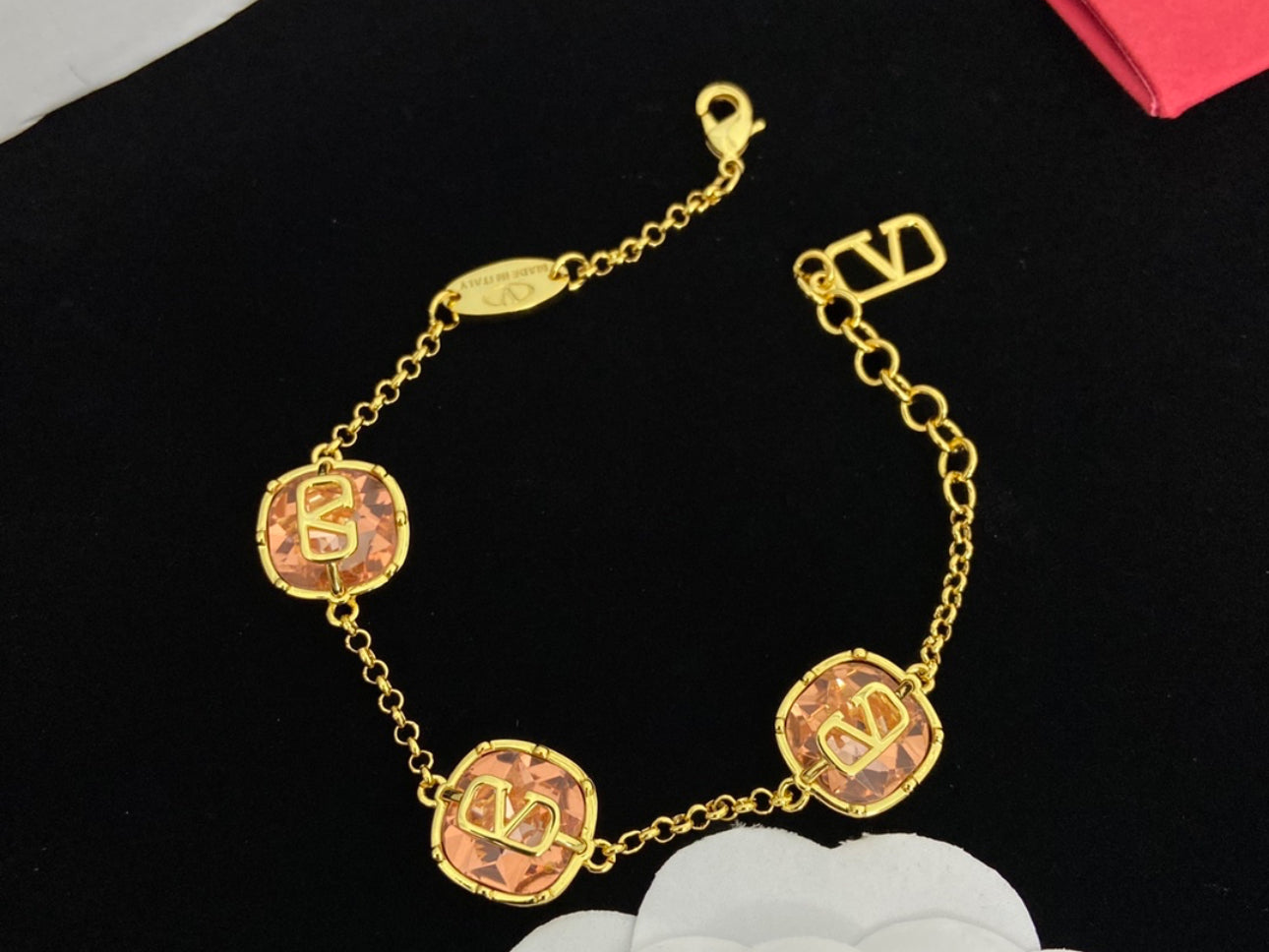 V CLEAR & ROSE BRACELET