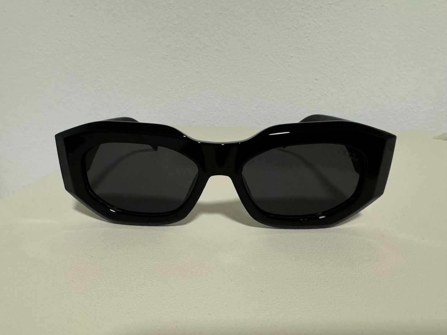 P COLORS BLACK BROWN WHITE SUNGLASSES