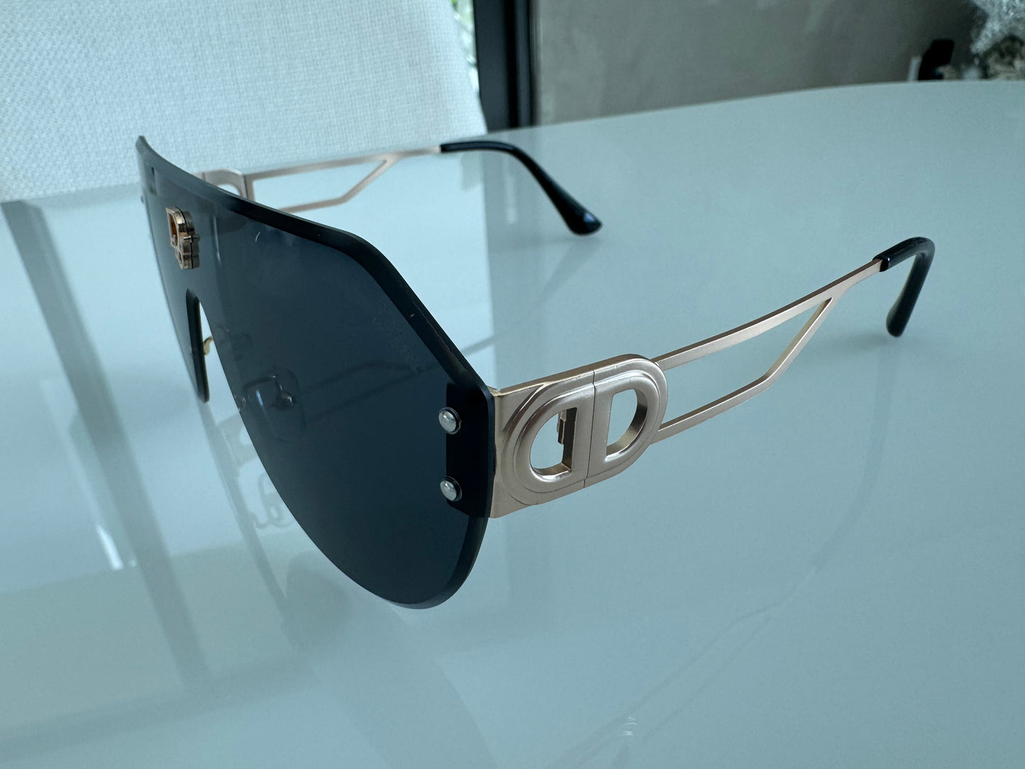 D COLORS SILVER BLACK SUNGLASSES