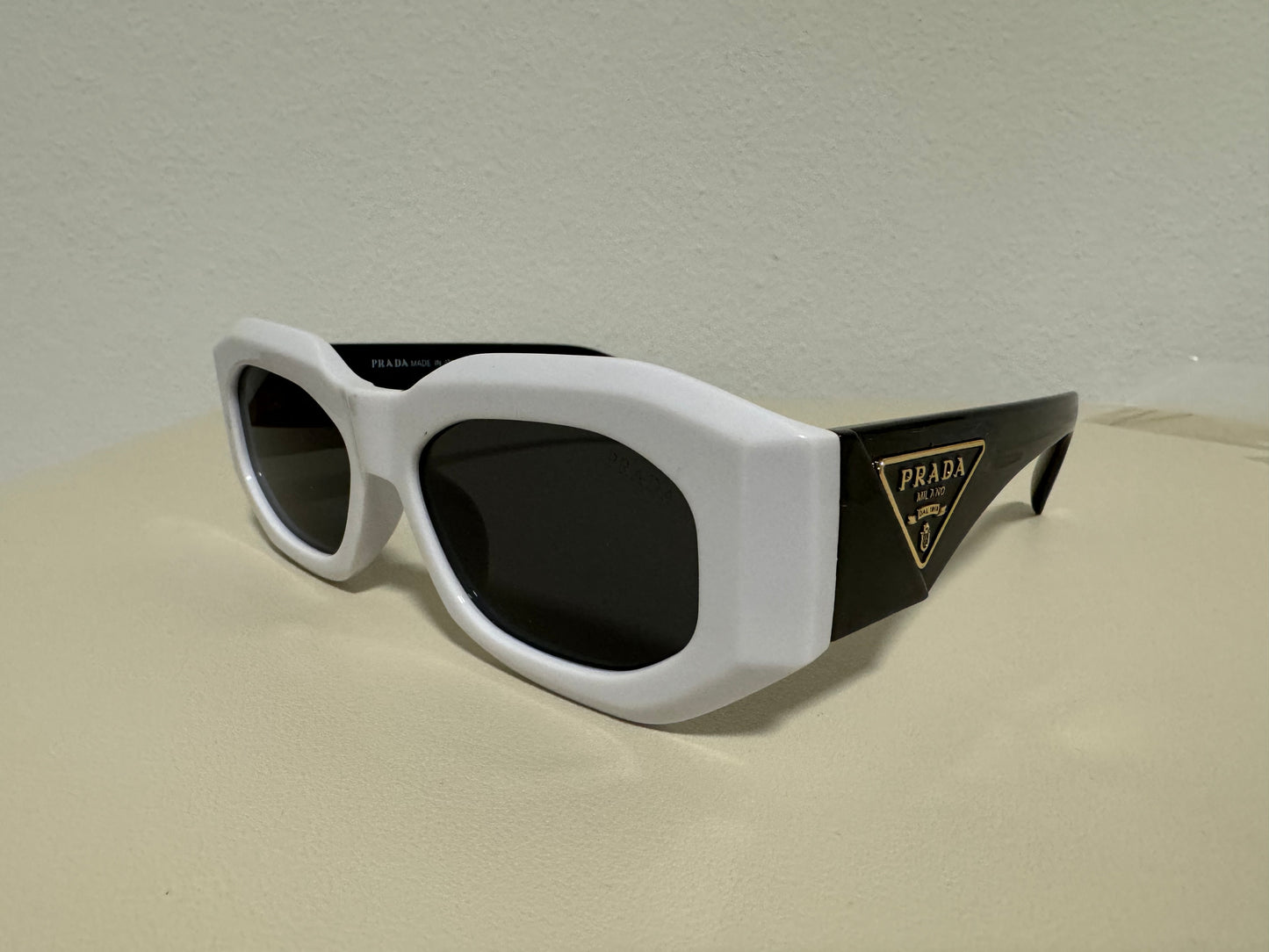 P COLORS BLACK BROWN WHITE SUNGLASSES
