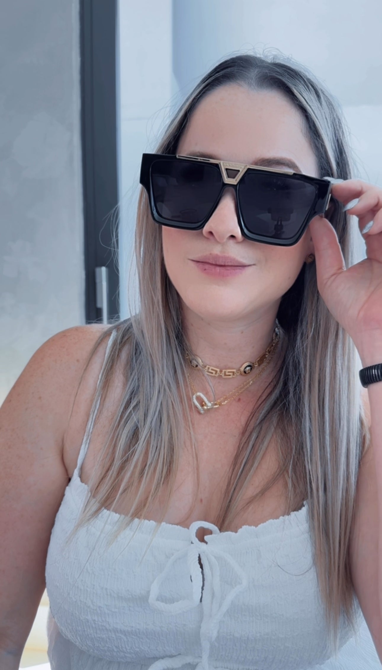 D COLORS BLACK AND WHITE SUNGLASSES