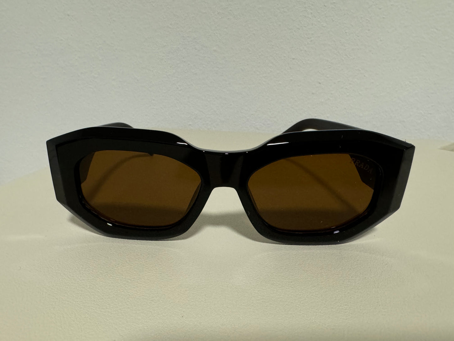 P COLORS BLACK BROWN WHITE SUNGLASSES