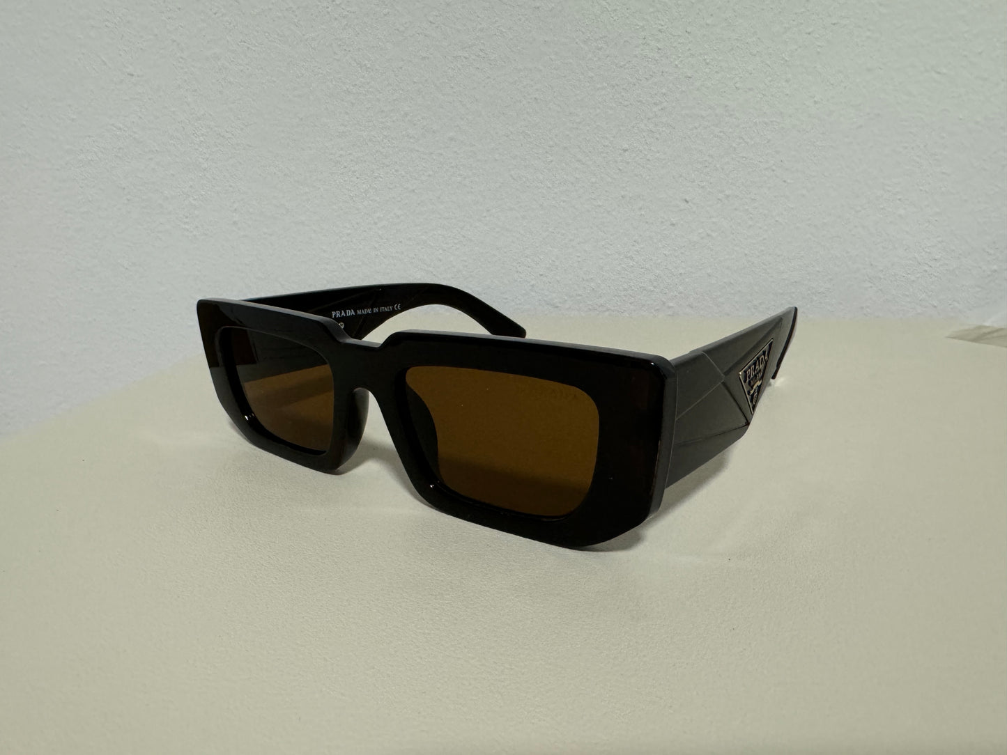 P COLORS BROWN BLACK SUNGLASSES
