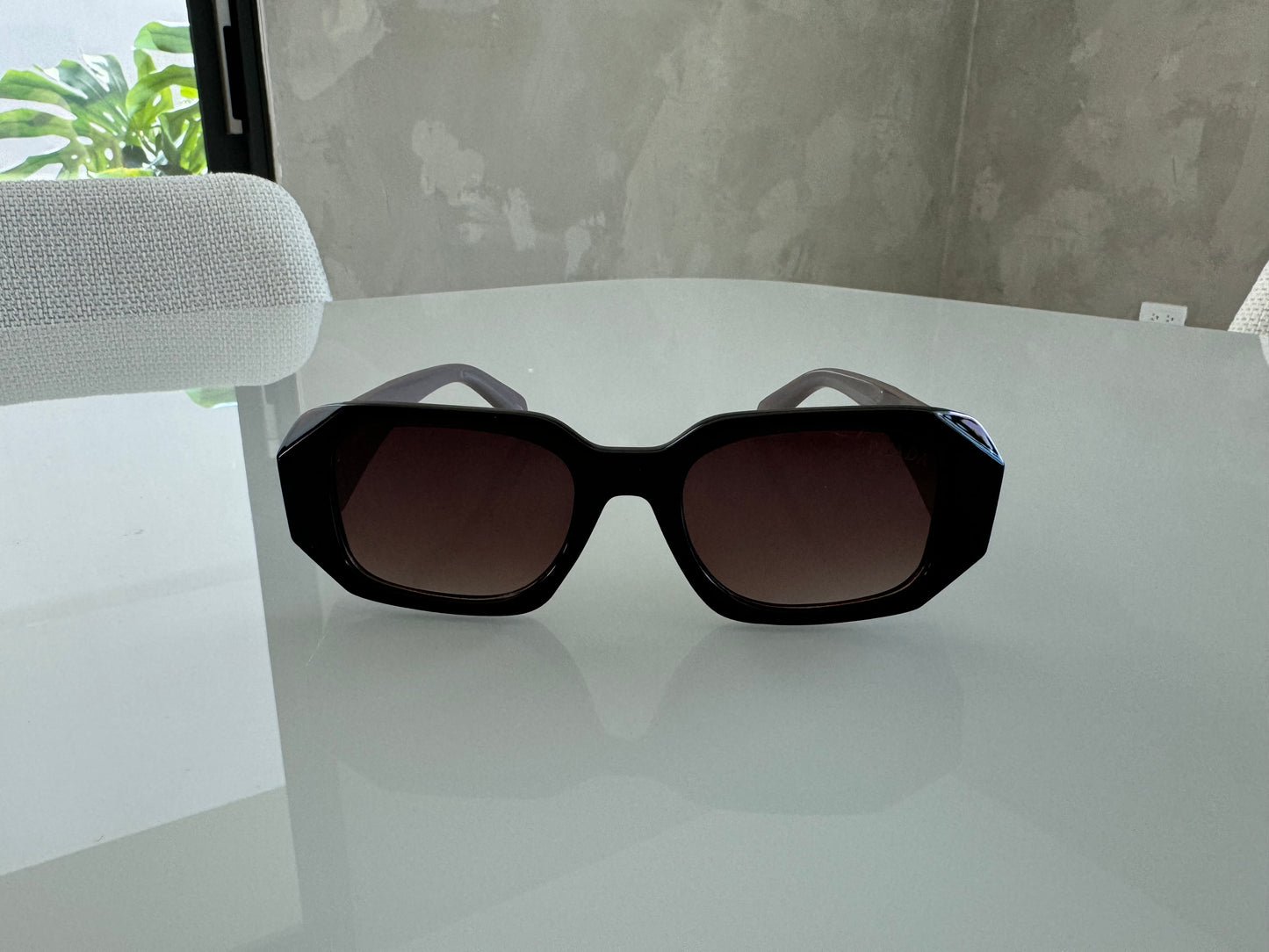 P BROWN & GRAY SUNGLASSES
