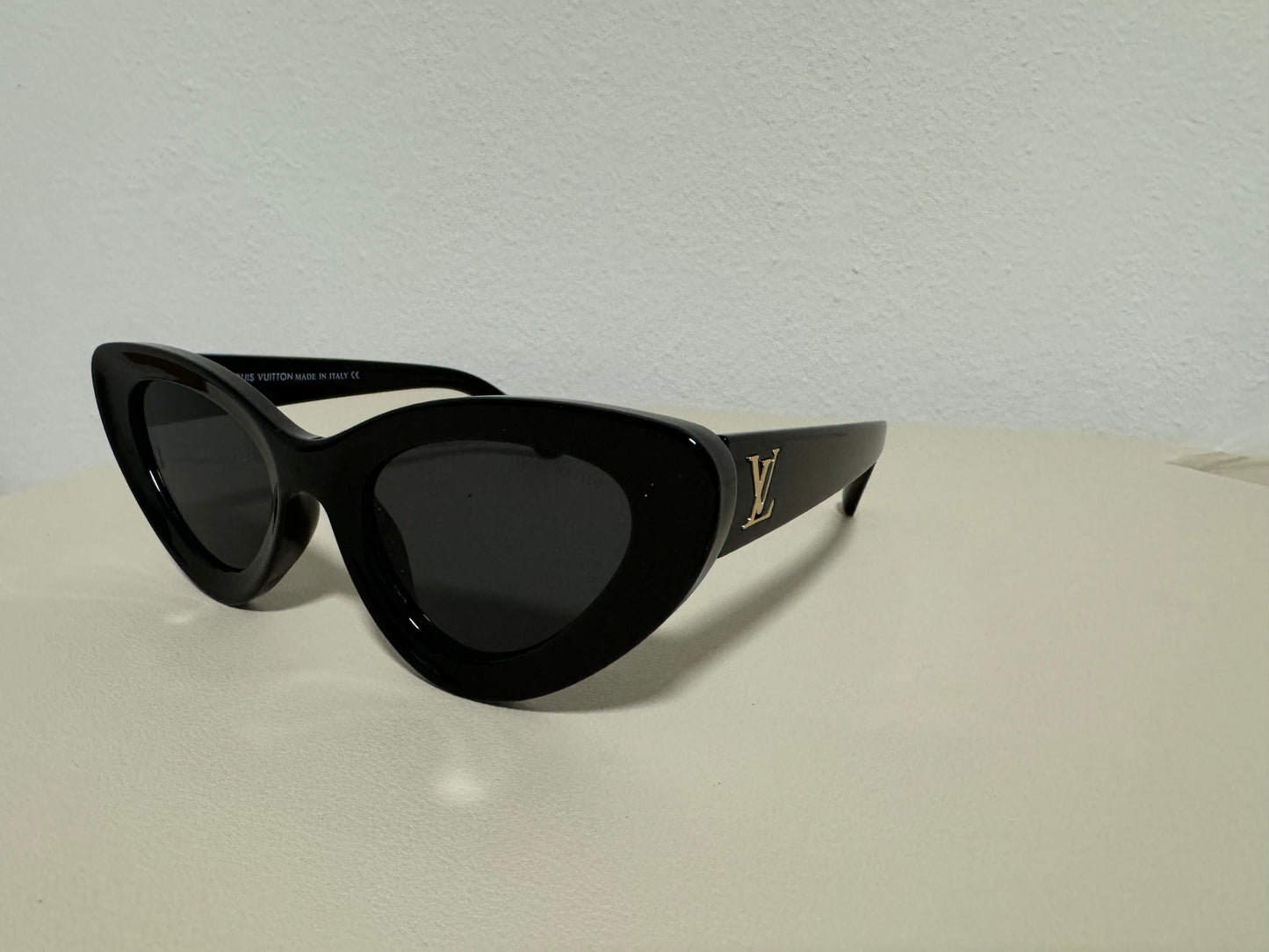 L BLACK GOLD SUNGLASSES