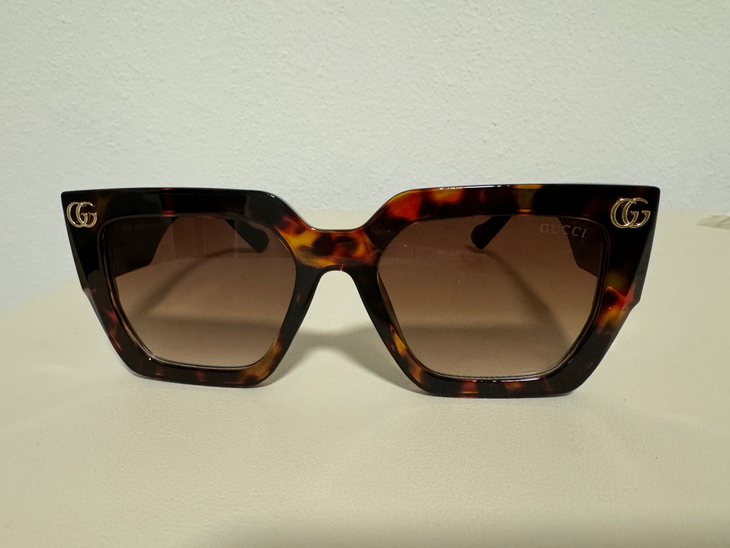 G GREEN & RED SUNGLASSES