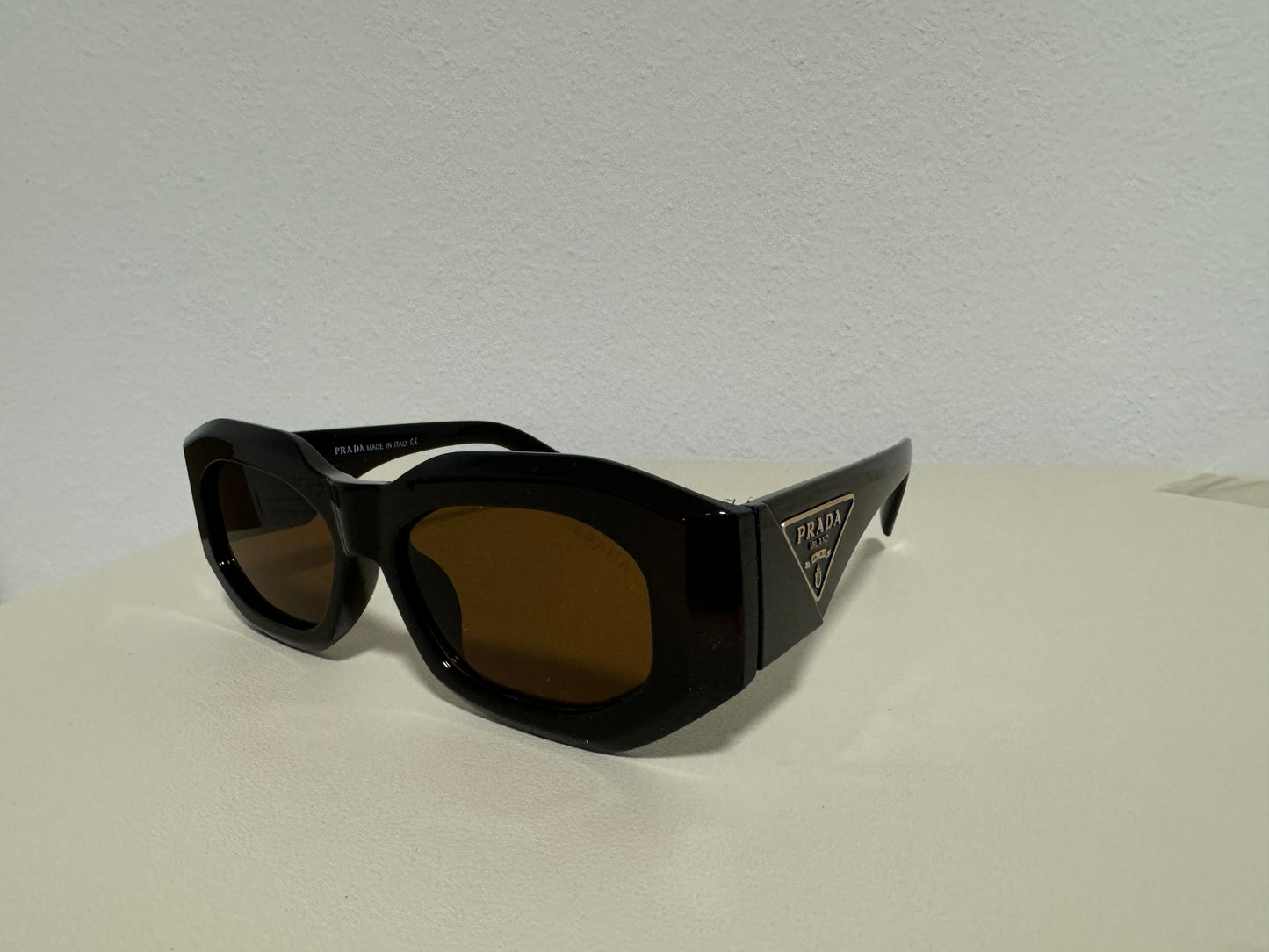P COLORS BLACK BROWN WHITE SUNGLASSES