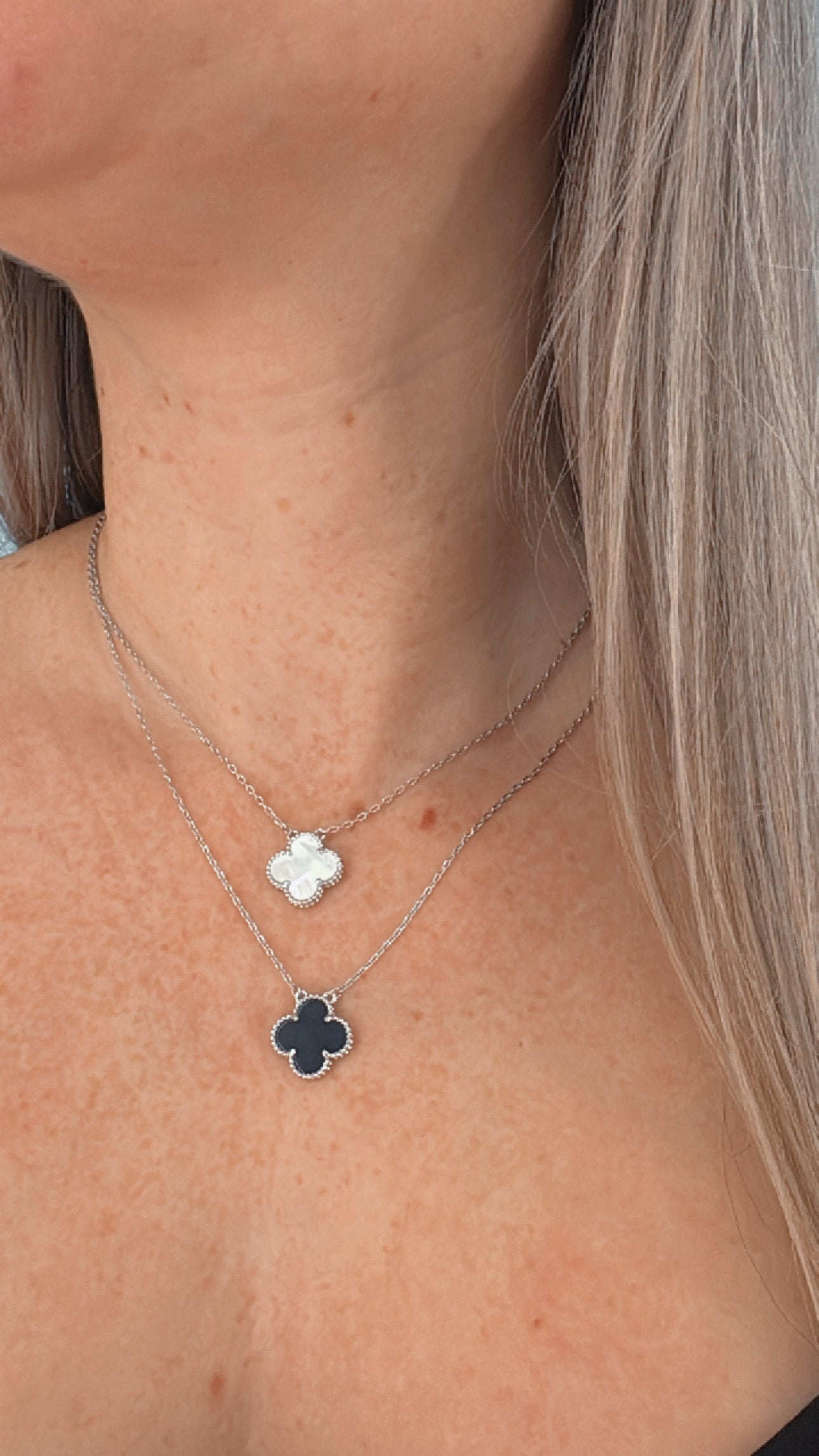 VC COLORS BLACK WHITE SILVER GOLD NECKLACE