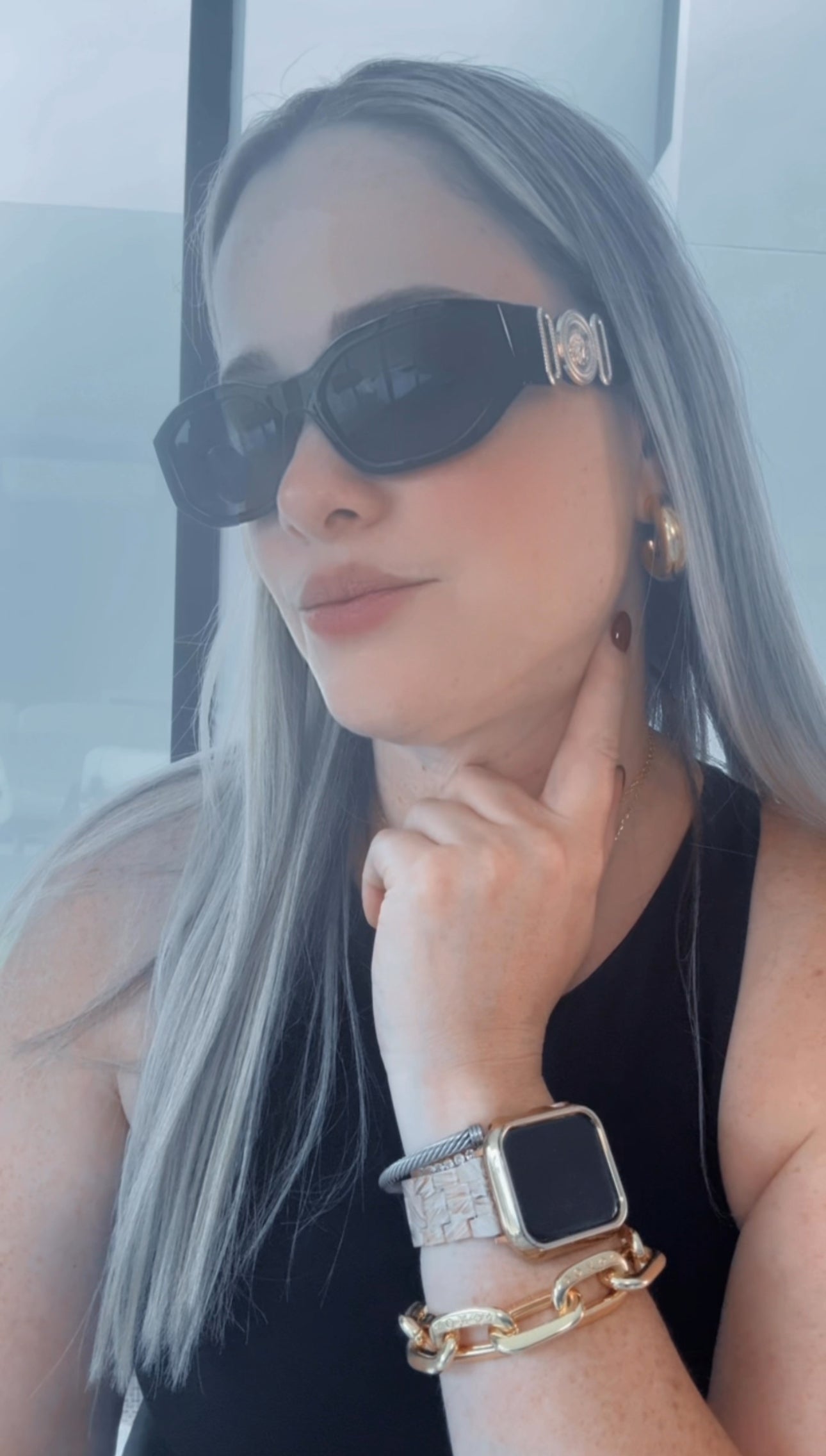 V BLACK&GOLD SUNGLASSES REF 18