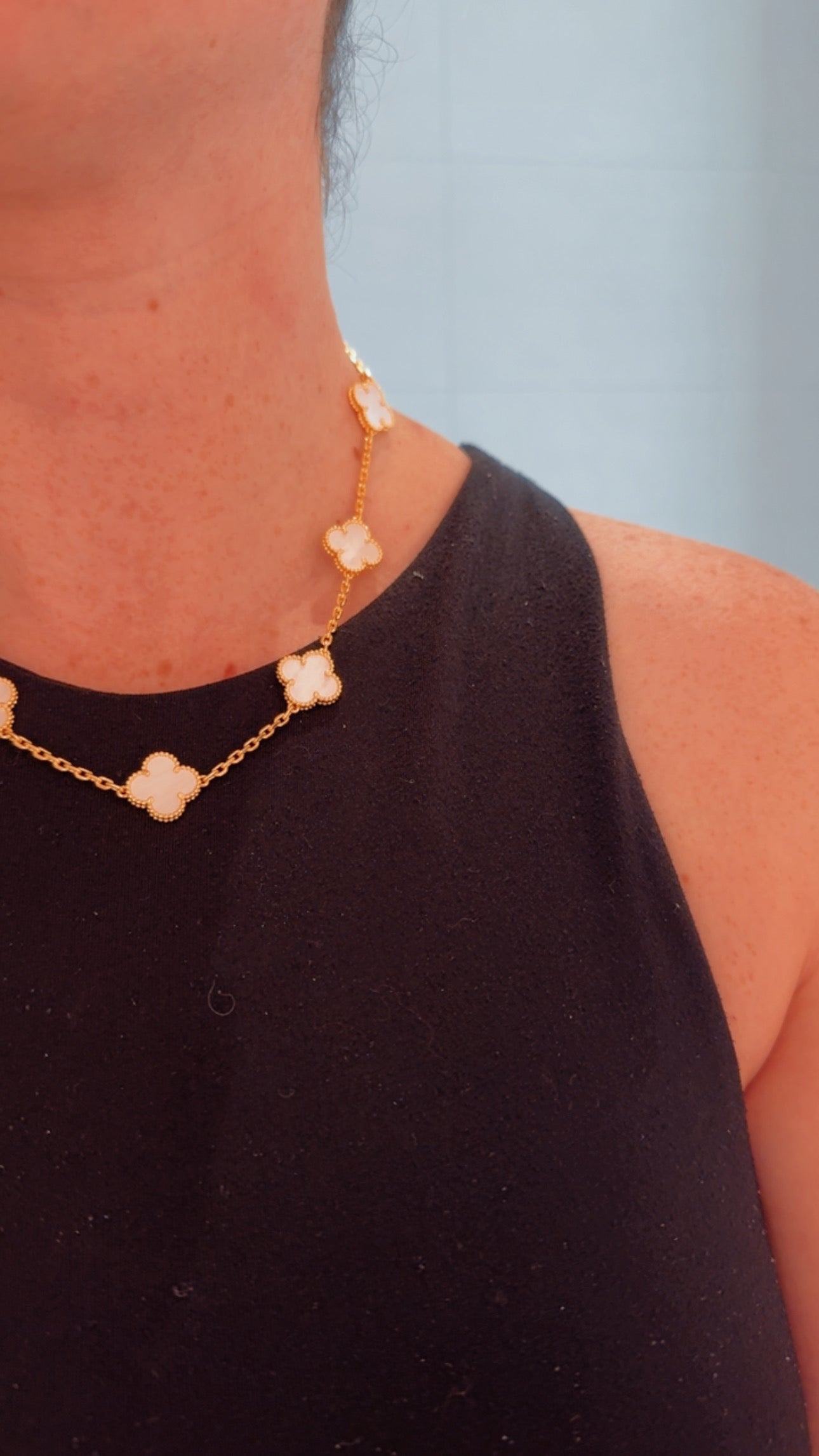 VC 10 TREBOL BLACK SILVER WHITE GOLD NECKLACE