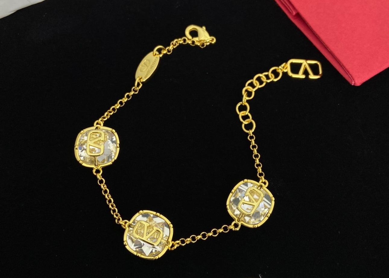 V CLEAR & ROSE BRACELET