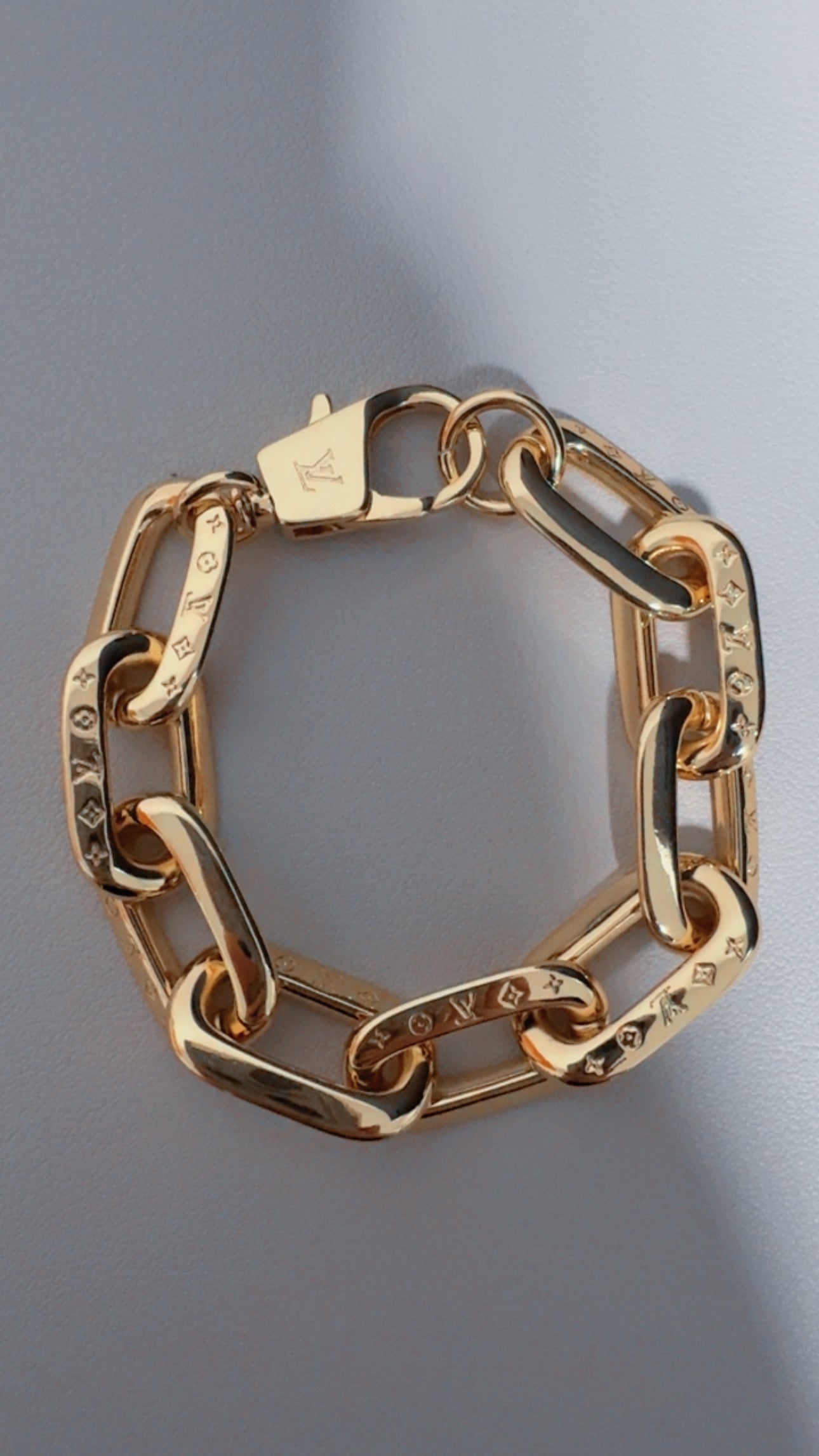 LV COLORS GOLD & SILVER NECKLACE & BRACELET