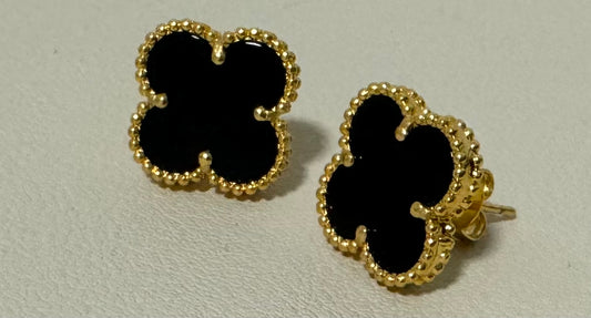 VC BLACK WHITE EARRINGS