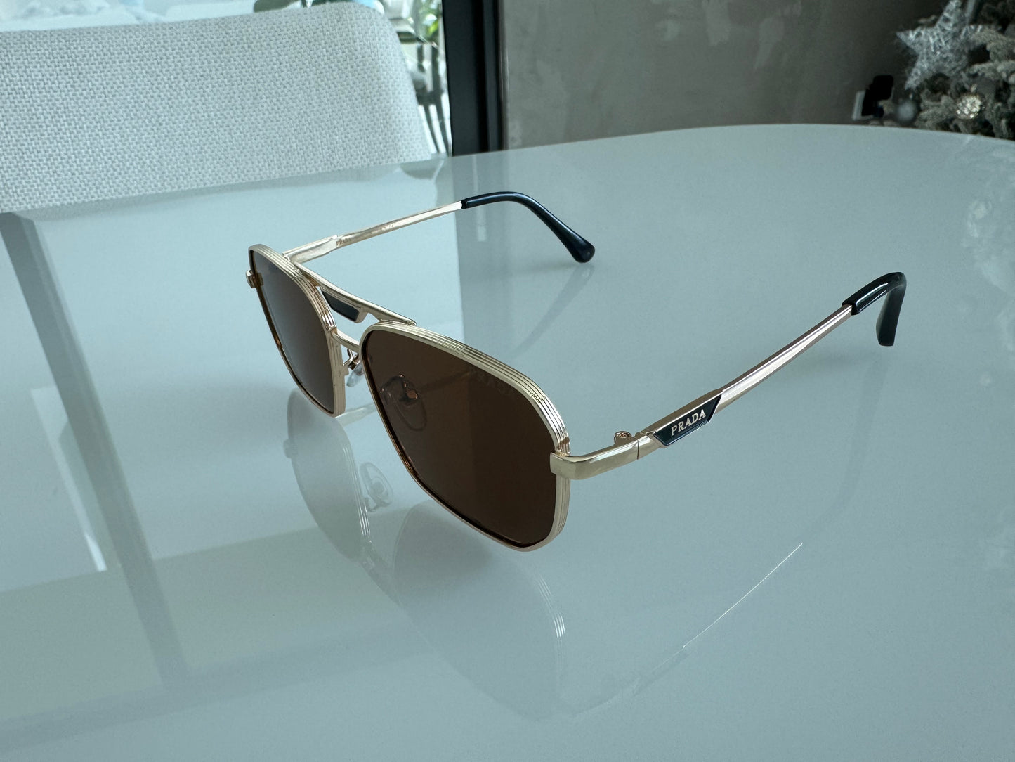 P COLORS GOLD BLACK BROWN SUNGLASSES
