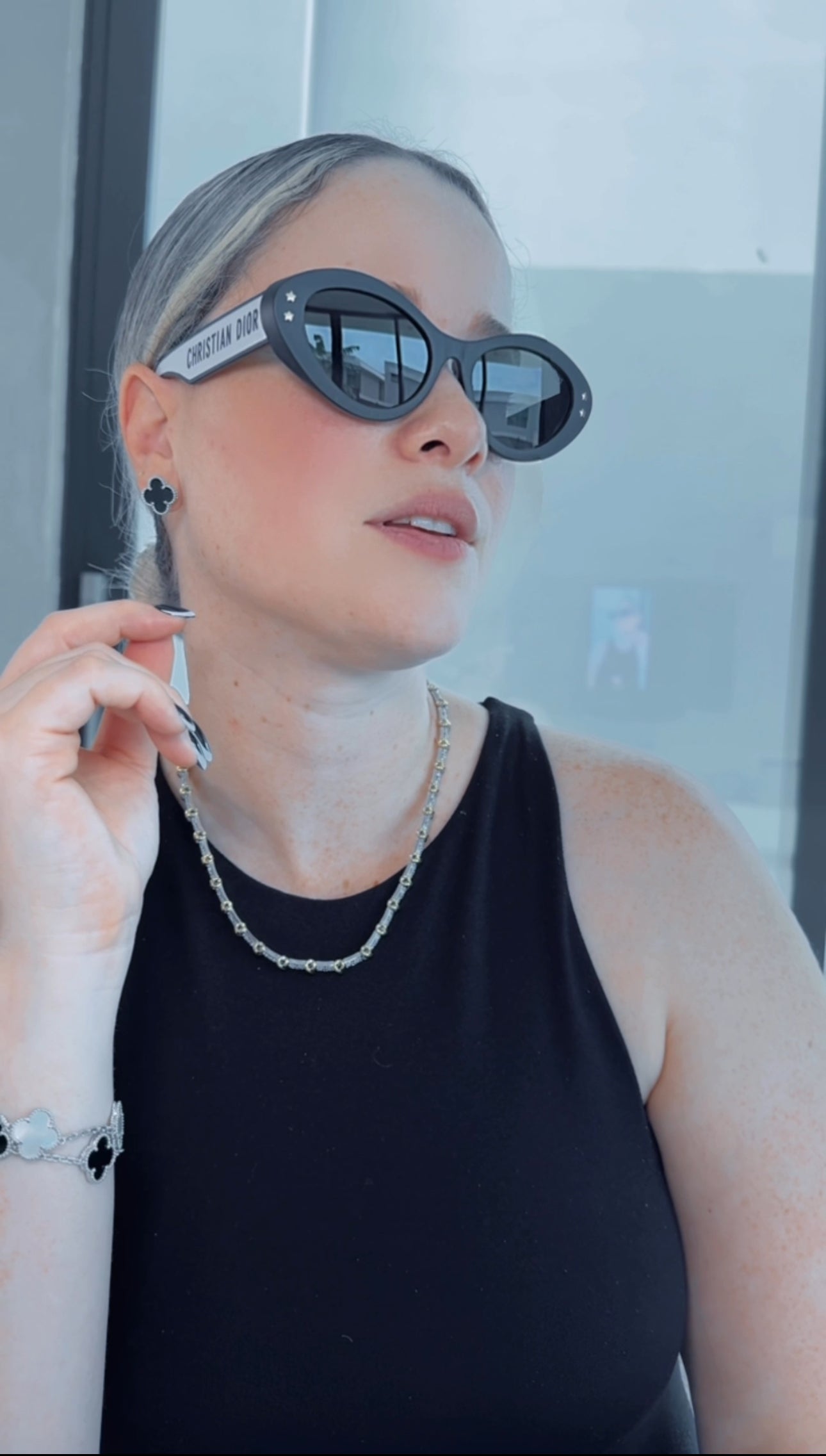 D BLACK & WHITE STARS SUNGLASSES