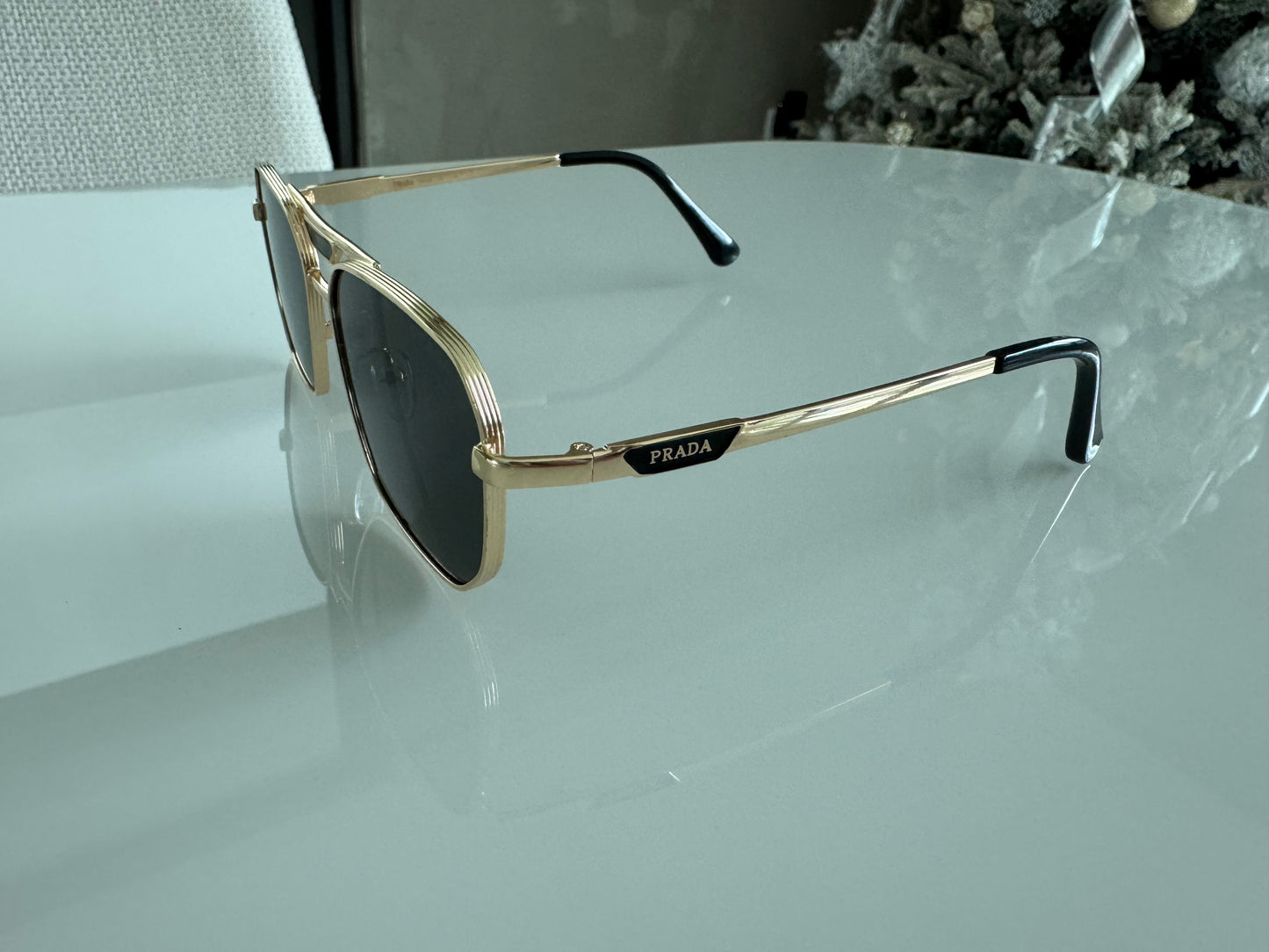 P COLORS GOLD BLACK BROWN SUNGLASSES