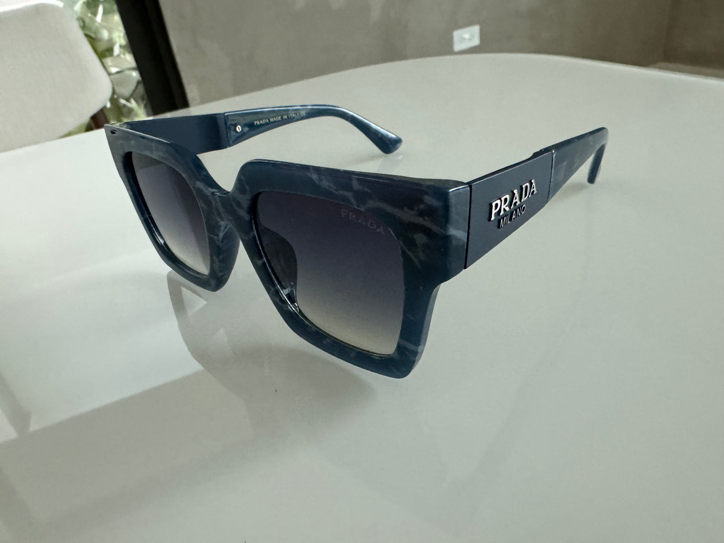 P COLORS BLACK WHITE BLUE GOLD SUNGLASSES