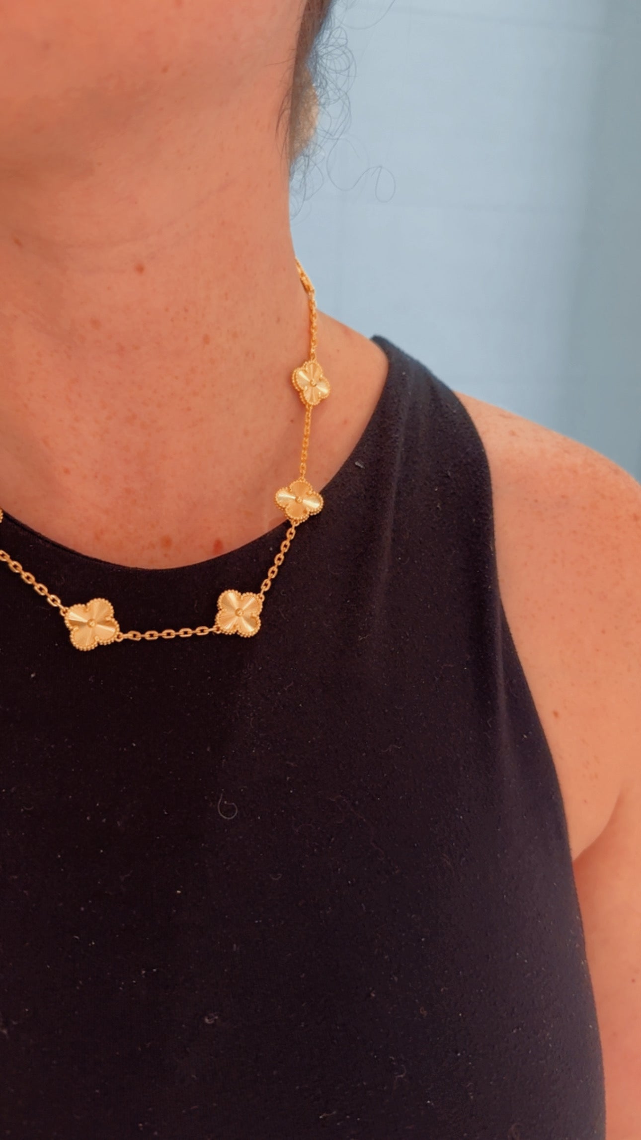 VC 10 TREBOL BLACK SILVER WHITE GOLD NECKLACE