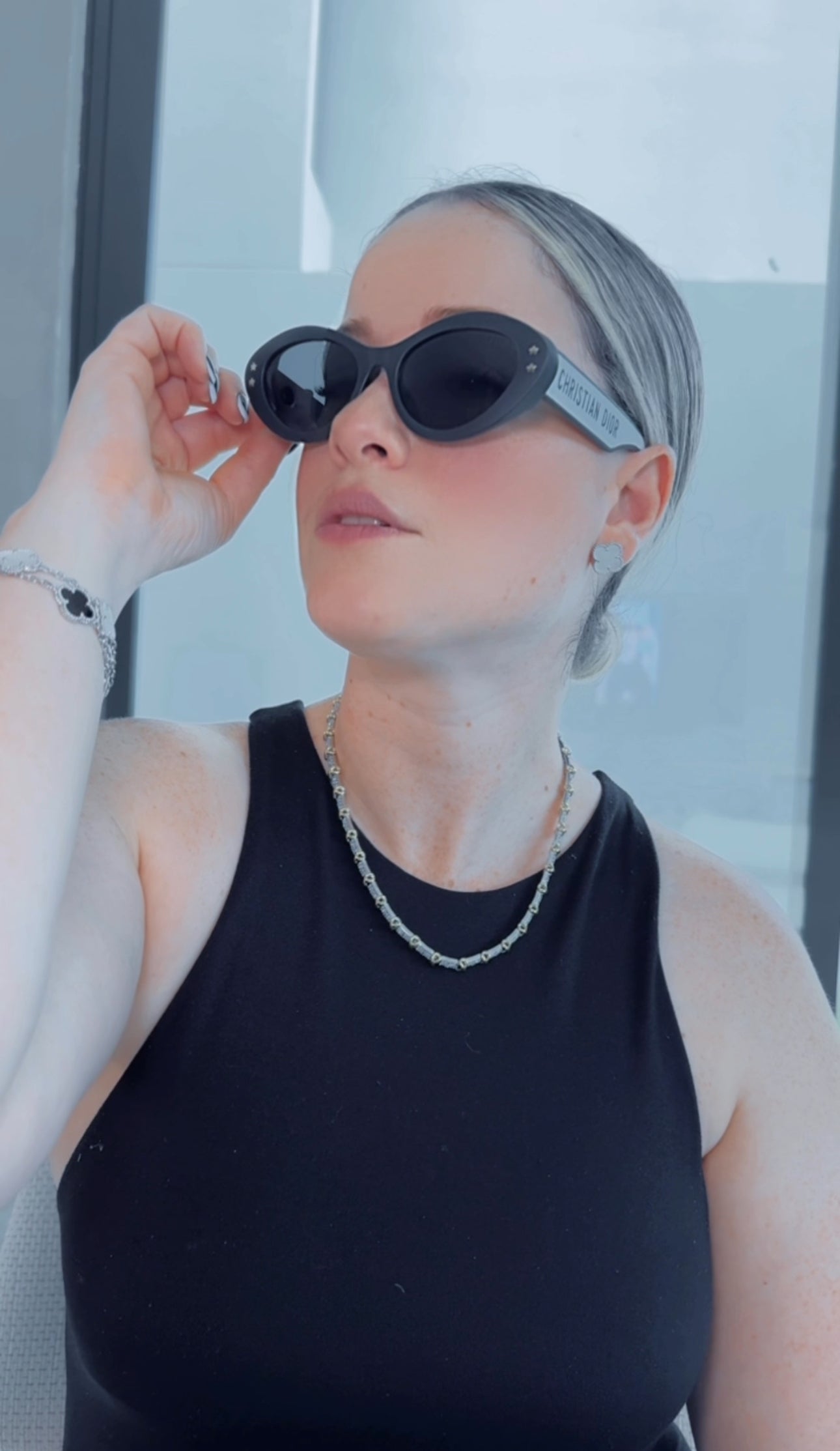 D BLACK & WHITE STARS SUNGLASSES