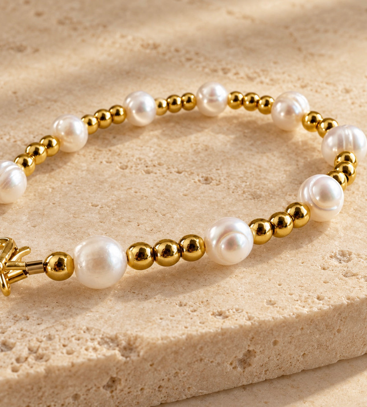 GOLD SHAPES BRACELET