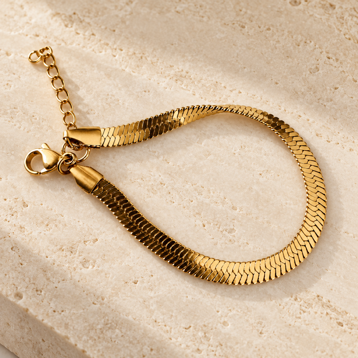 GOLD SHAPES BRACELET