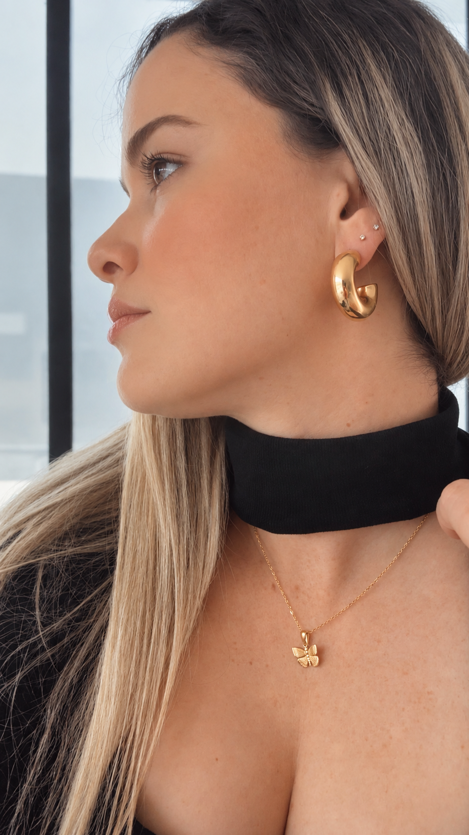 GOLD CHUNKY EARRINGS