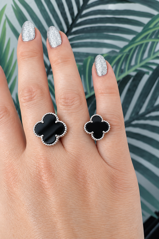 V SILVER WHITE BLACK RING