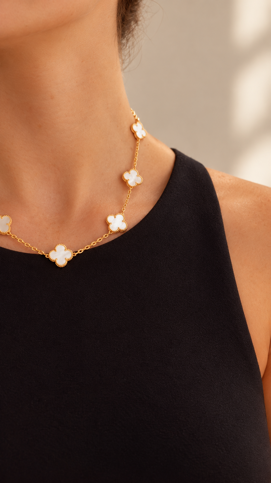 VC 10 TREBOL BLACK SILVER WHITE GOLD NECKLACE