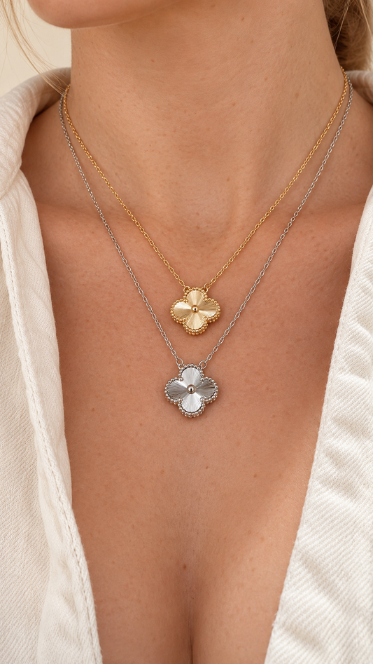 VC COLORS BLACK WHITE SILVER GOLD NECKLACE