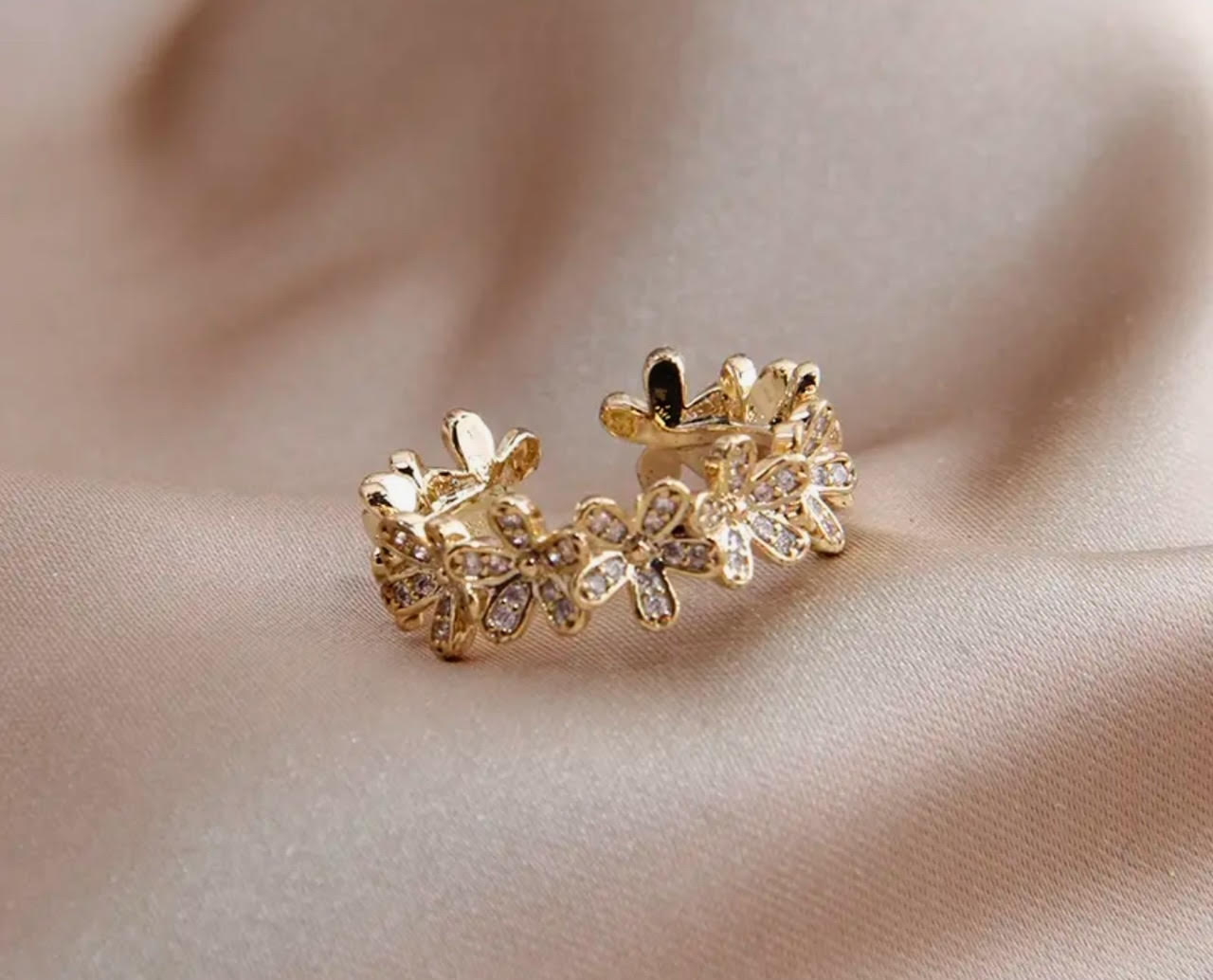 GOLD ZIRCONIA FLOWERS RING