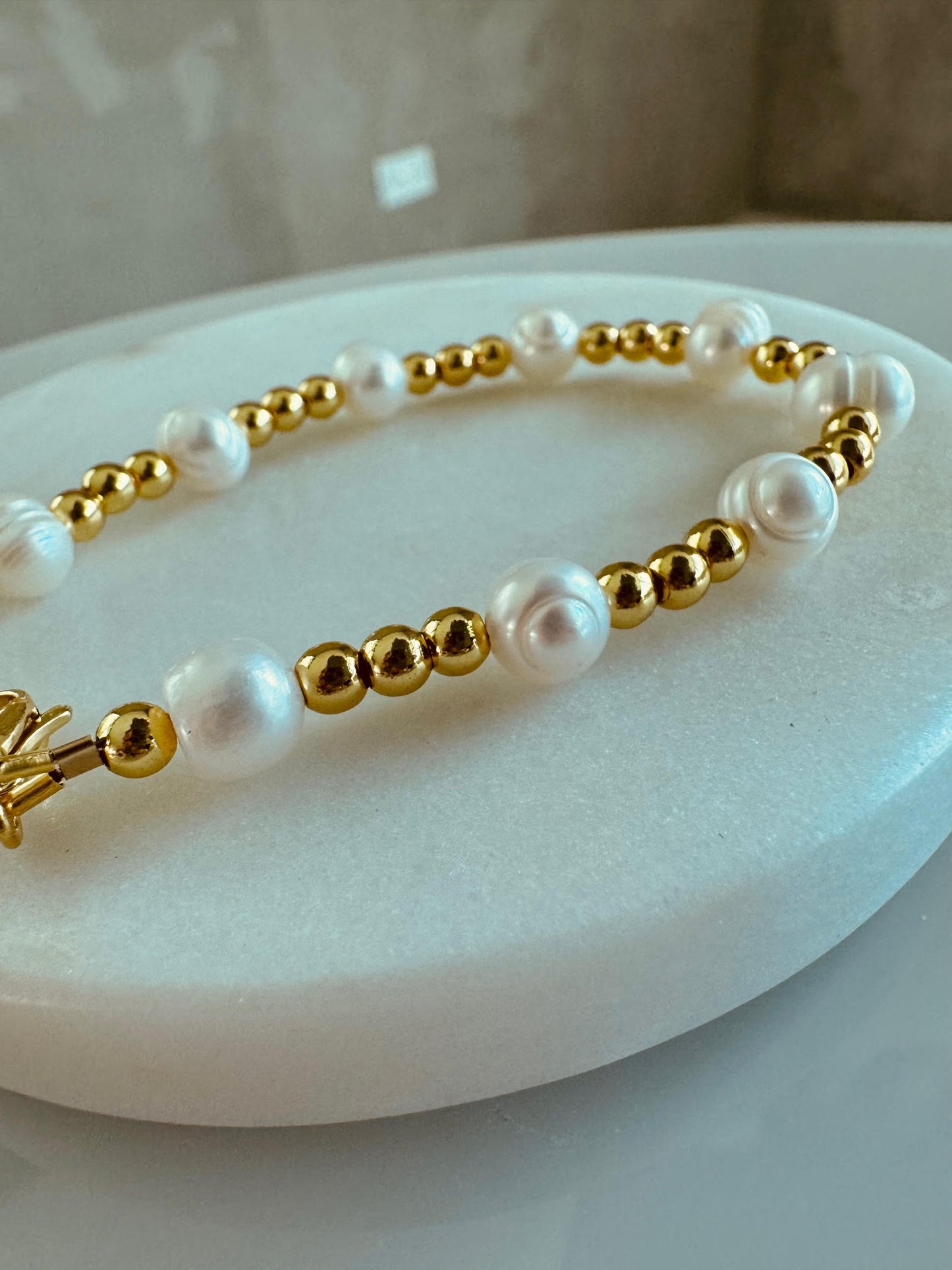 GOLD SHAPES BRACELET