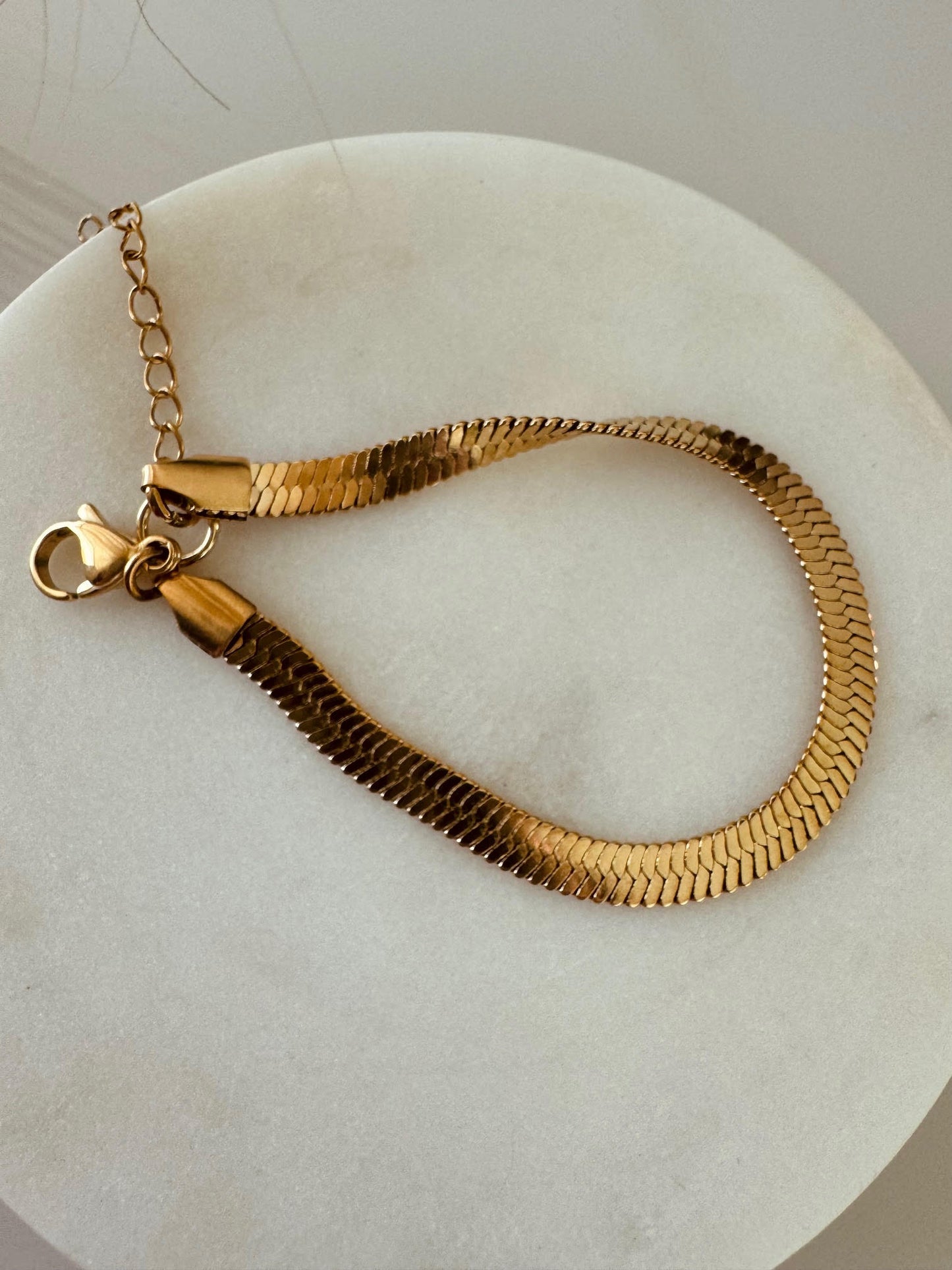 GOLD SHAPES BRACELET